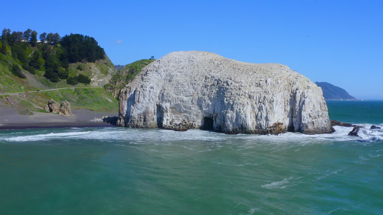 piedra iglesia iglesia de piedra maule ciudad de constitucion región del maule, talca santiago de chile drone shot