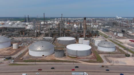 Aerial-view-of-refinery-plant-in-Houston,-Texas