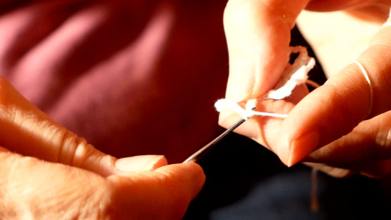 detalles de las manos de ganchillo