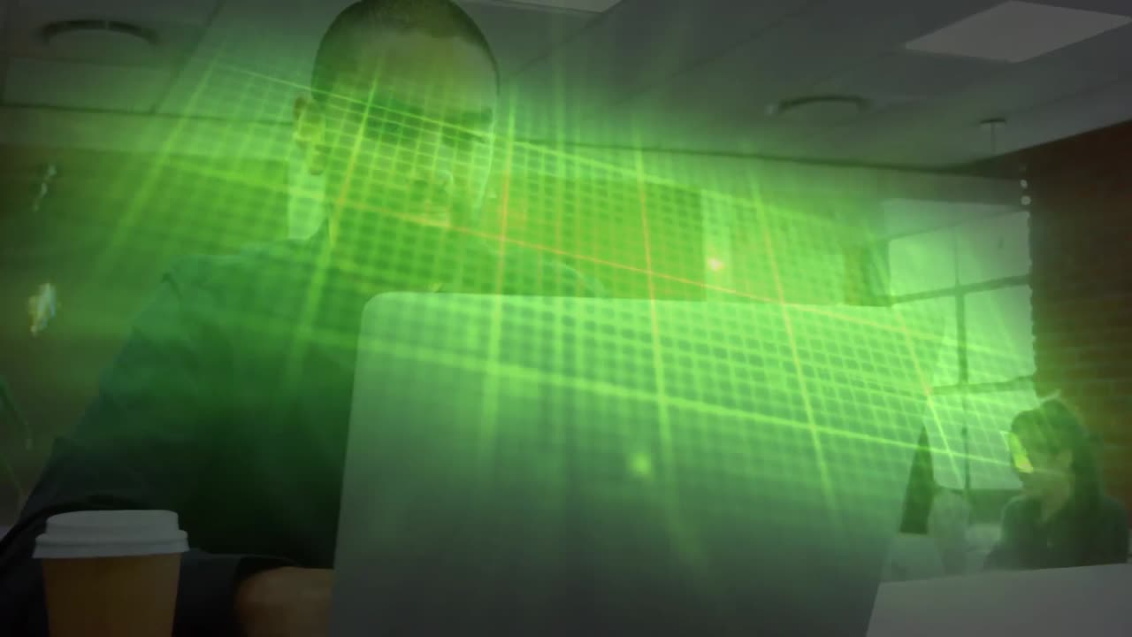 animación de línea isoeléctrica sobre hombre de negocios biracial usando computadora portátil en la oficina