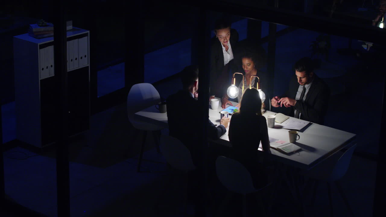 자정 시간 까지 생산적 인 회의