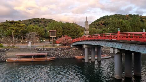 el puente asagiribashi en uji, kioto