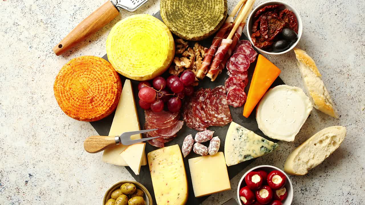 다양한 스낵과 애피타이저의 맛있는 조합