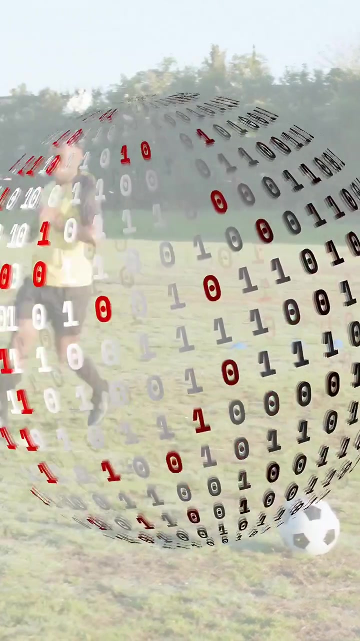 Video verticale: 3 uomini che muovono la palla in un esercizio di calcio, dopo che un'orbita binaria appare in sovrimpressione mostrando i piedi