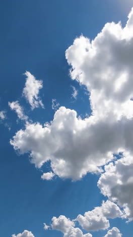 nubes en un cielo azul