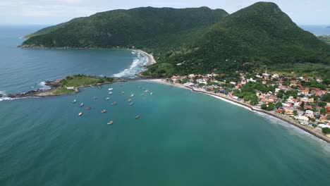 vista aérea de la isla de santa catarina en la ciudad brasileña de florianópolis