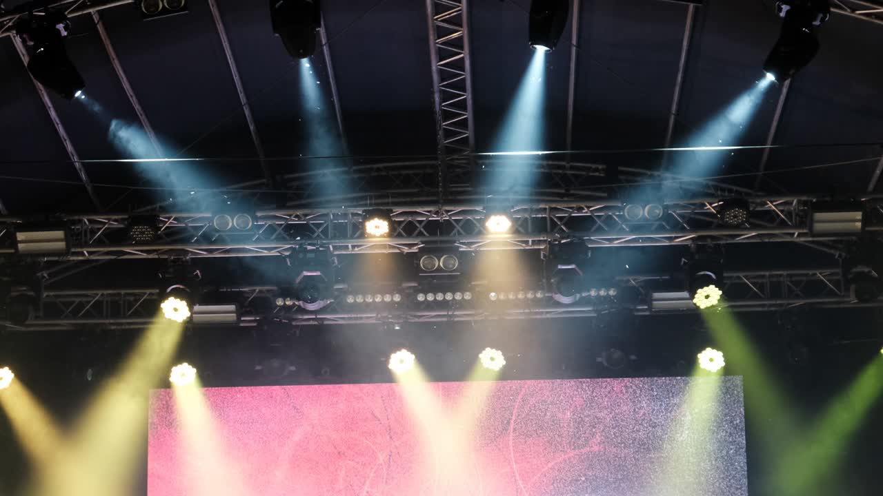 무대 다채로운 조명, 콘서트에서의 조명 쇼, 조명 효과