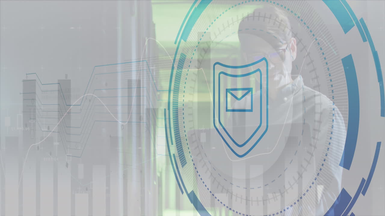 봉투의 애니메이션, 사려 깊은 아시아 남성 엔지니어가 서버 방에서 노트북에서 일하고 있습니다.