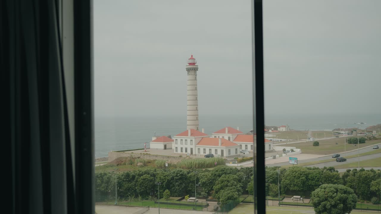 포르투에서 대서양의 레사 등대 해안 풍경