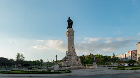 Zeitraffer-Im-Stadtzentrum-Von-Lissabon,-Marquês-De-Pombal