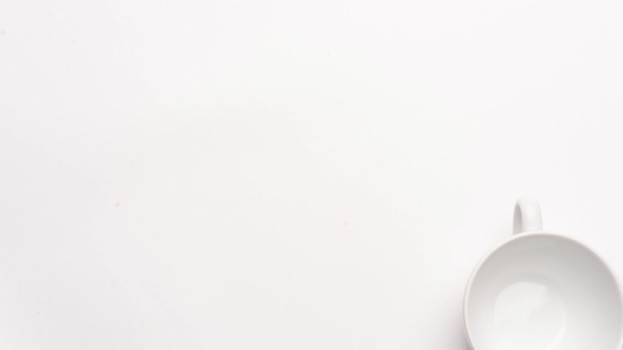 색 배경에 많은 컵의 스 모션 영상