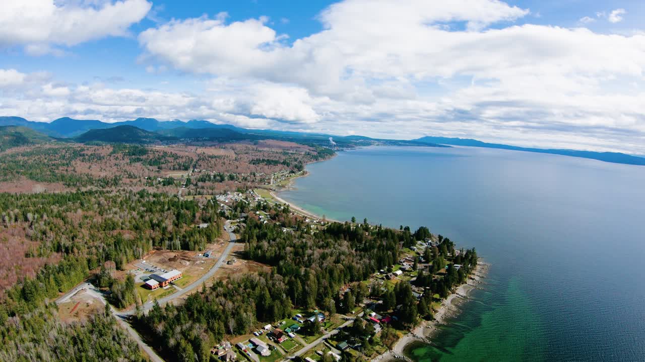 sliammon tlaamin nación sunshine costa powell río bc vista aérea casas frente al mar golfo de georgia canada