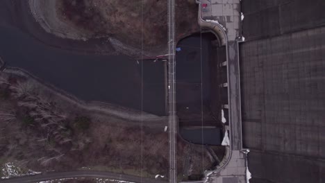 Draufsicht-Auf-Die-Fußgänger-Hängebrücke-Titan-RT-über-Die-Rappbodetalsperre-In-Oberharz-Am,-Harz,-Deutschland