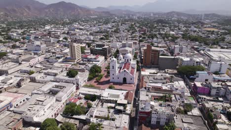 Scenic-Panorama-Aerial-Orbit-Around-Catedral-Basílica-De-Santa-Marta,-Colombia