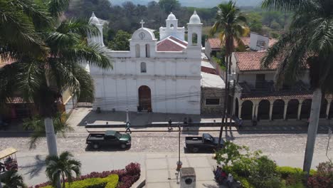 Front-facade-of-Iglesia-San-Jose-Obrero-church-in-Copan,-Honduras