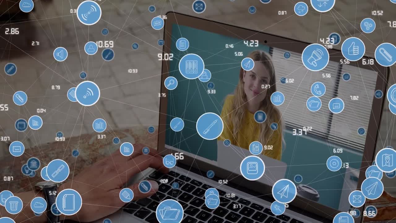 백인 사람들이 노트북으로 비디오 통화를 하는 미디어 아이콘의 애니메이션