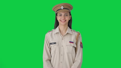 Feliz-Mujer-Policía-India-Sonriendo-Pantalla-Verde