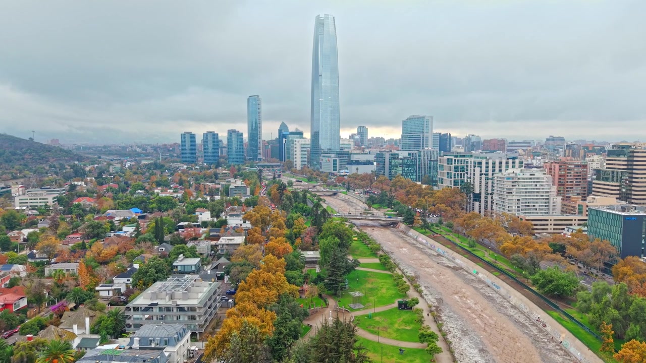 Cile Santiago Fiume Mapocho Quartiere Finanziario Grattacielo Drone Aereo Paesaggio Urbano Vista Panoramica