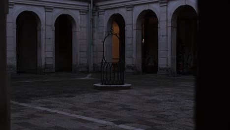 Eighteen-century-cloister-in-italian-villa