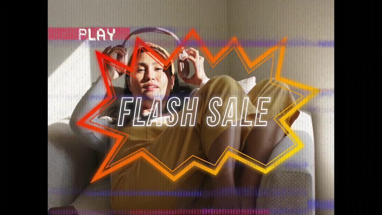 Kvinne justerer hodetelefoner mens et «FLASH SALE»-stjerneeksplosjon dukker opp, sjekker salget på telefonen