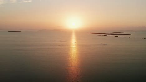 Spectacular-sunset-off-the-coast-of-Florida