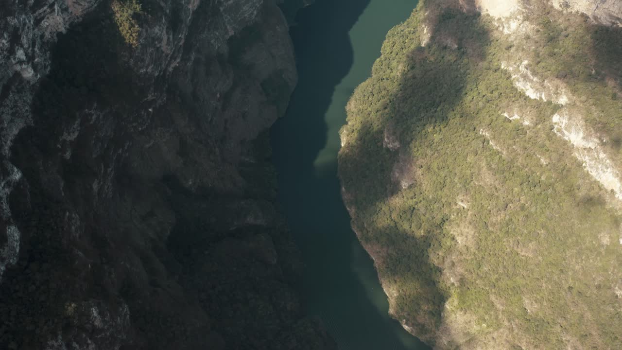 imponentes paredes das montanhas em sumidero canyon, estado de chiapas, méxico