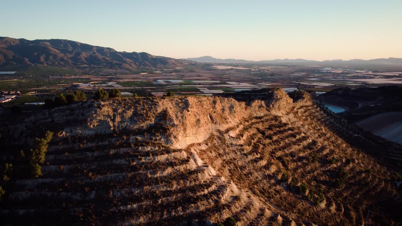 Vista del paesaggio dai calanchi di Gebas, un paesaggio protetto nella Regione di Murcia, Spagna, formato da calanchi, diviso tra i comuni di Alhama de Murcia e Librilla