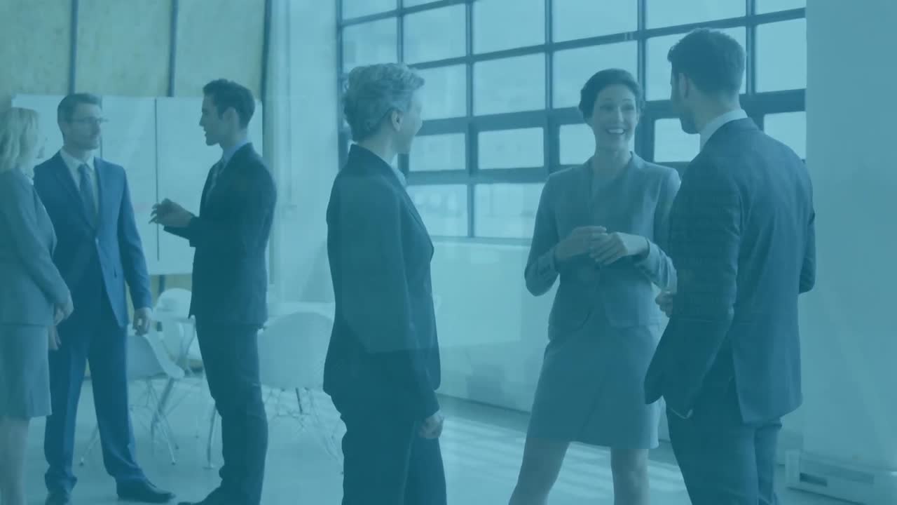 사무실에서 토론하는 다양한 사업가들에 대한 데이터 처리의 애니메이션