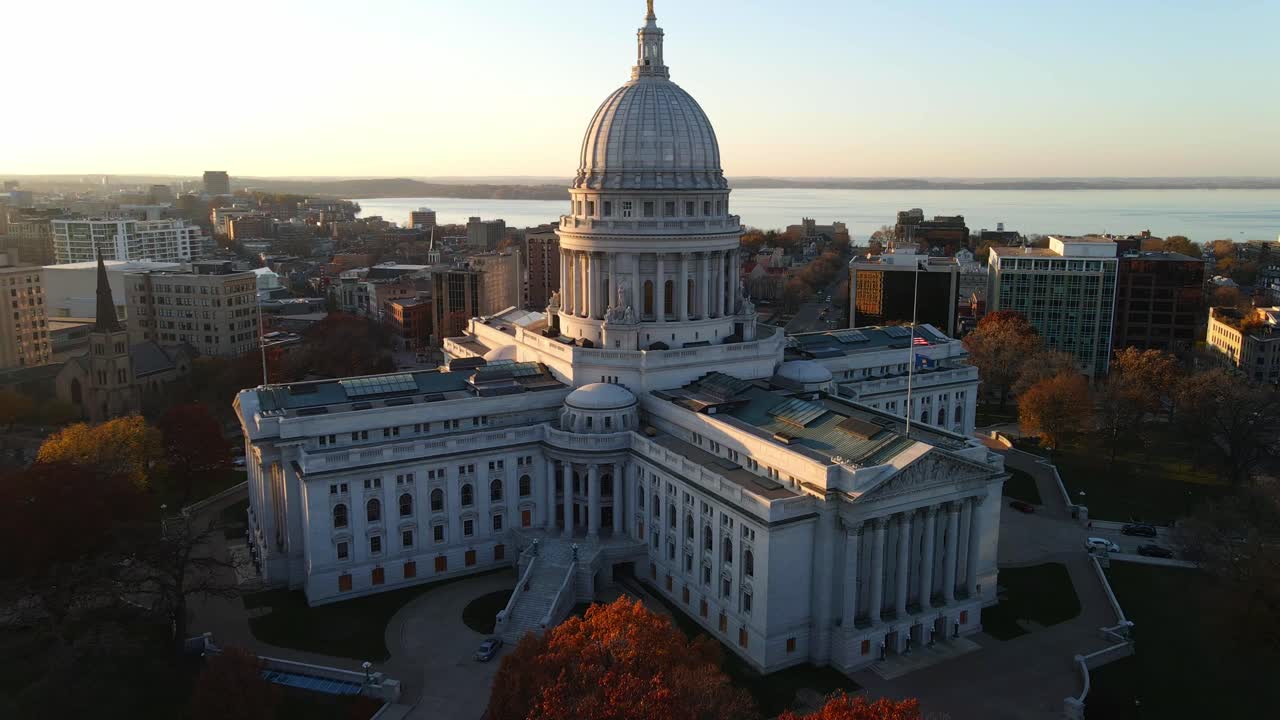 capitolio estatal en el centro de la ciudad de madison en imágenes aéreas de wisconsin