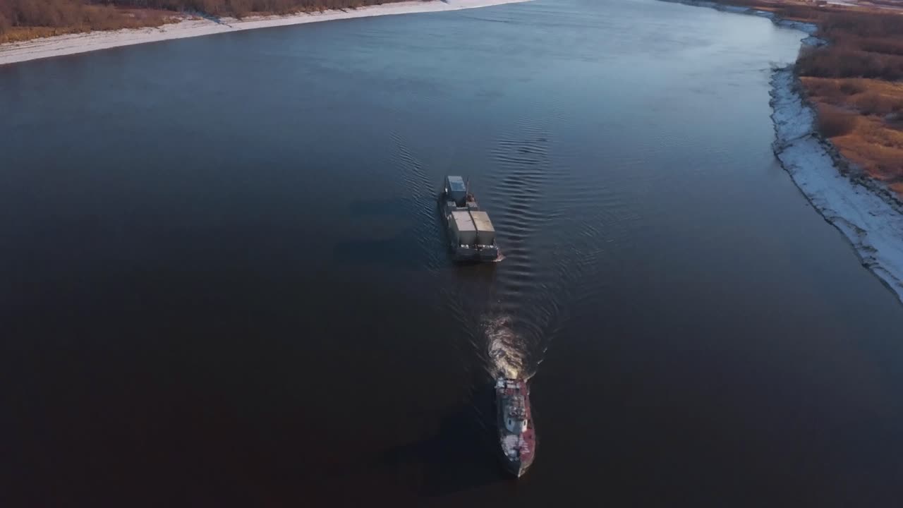 바지와 견인선으로의 강수송