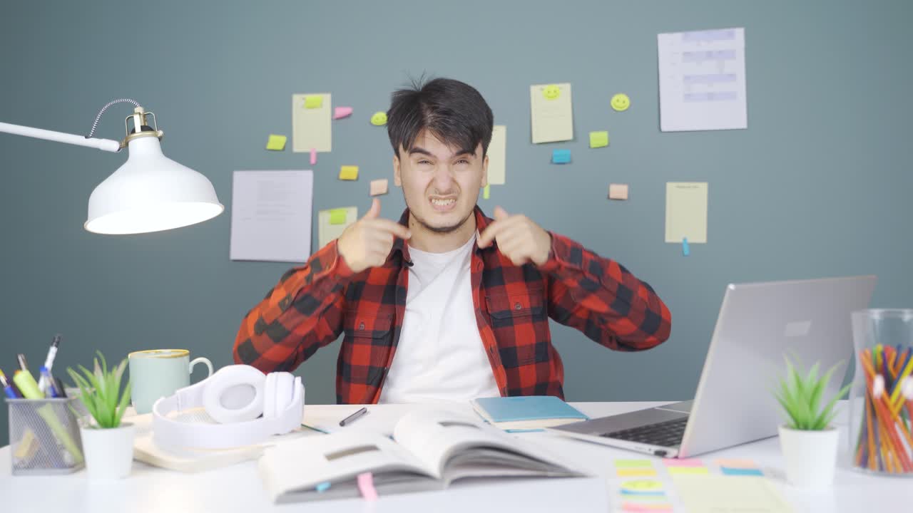 눈이 건조한 남학생.