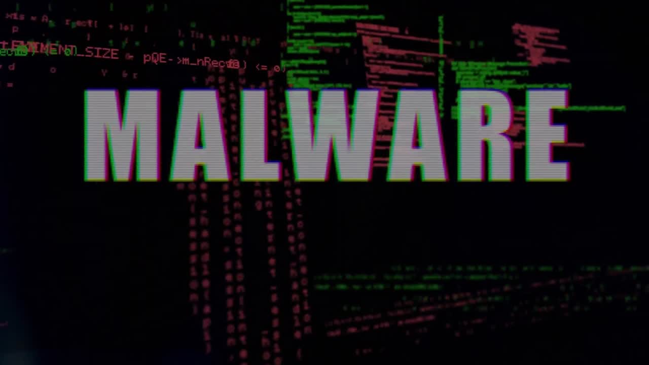 animación de texto de malware con fallas y lenguaje informático multicolor sobre fondo negro