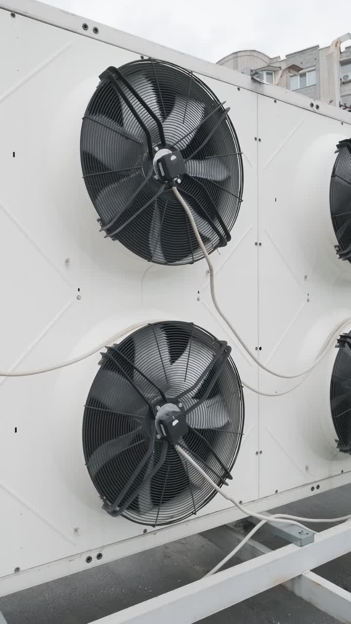 Sistema de climatización industrial con varios ventiladores