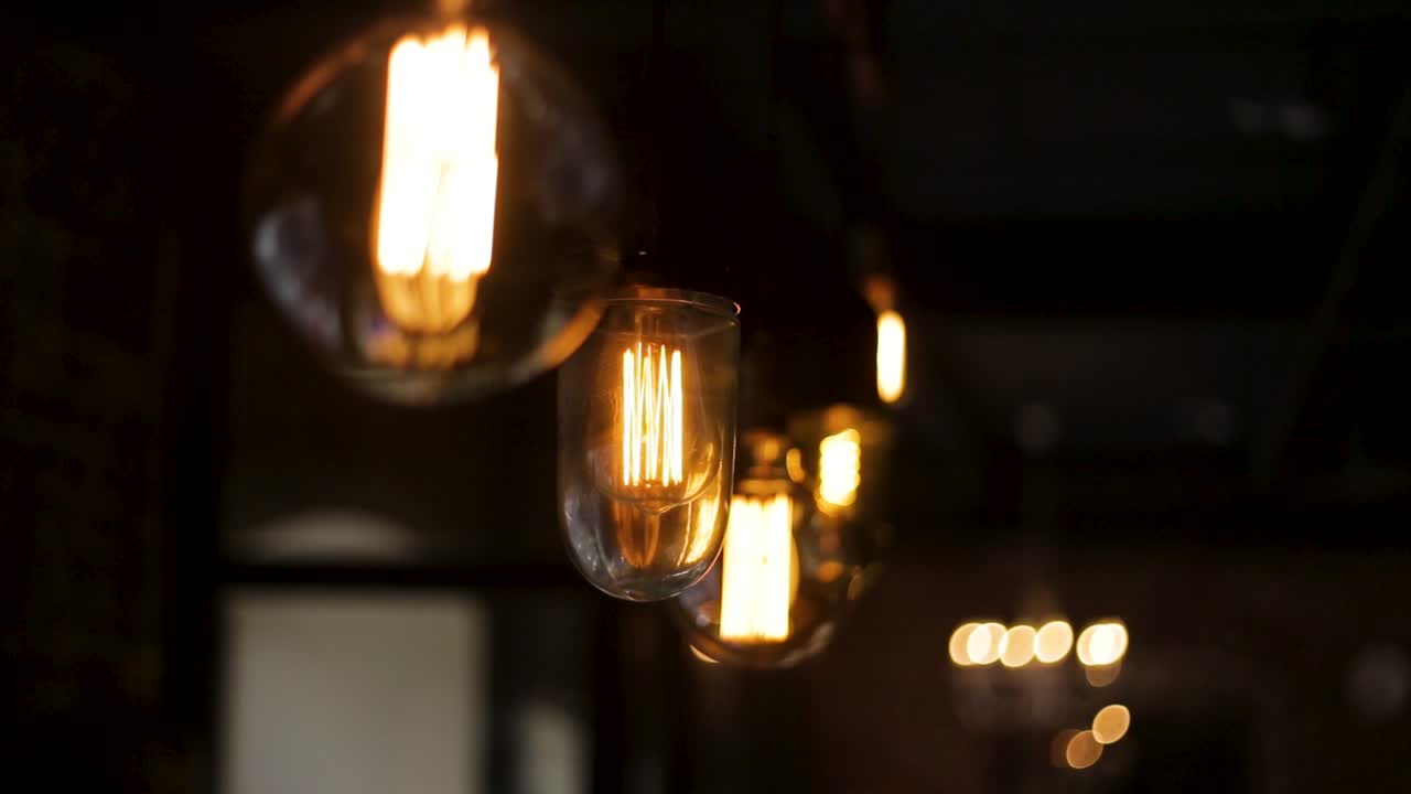 iluminación de bombillas edison cálidas