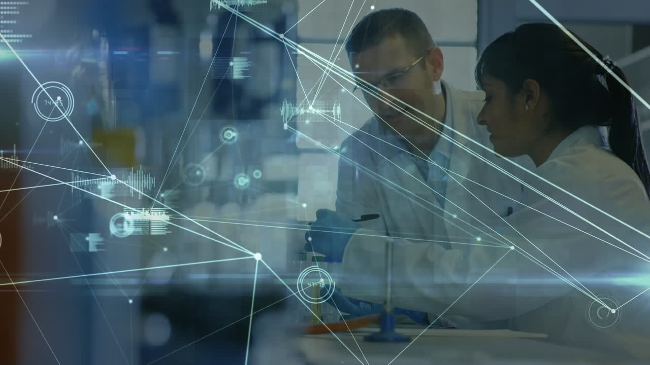 animación de iconos conectados, iconos de gráficos, diversos científicos discutiendo en el laboratorio