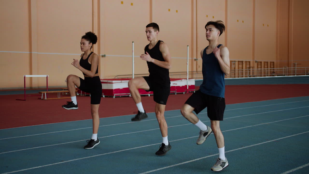 운동 선수 들 이 몸 을 따뜻 하게 하는 것