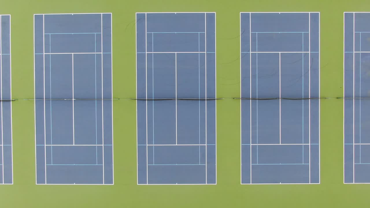 나란히 테니스 코트의 조감도