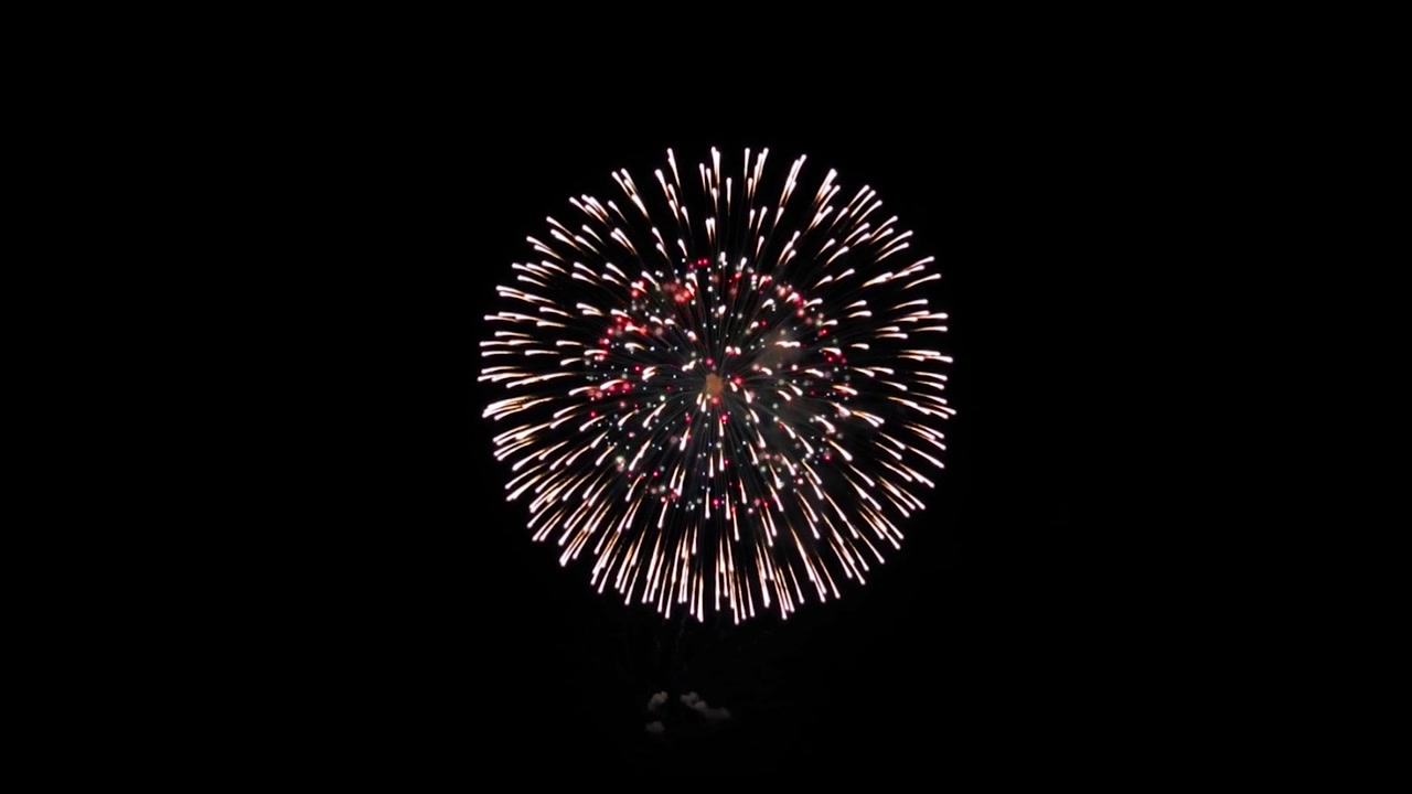 Golden big shiny fireworks bokeh lights in the night sky alpha green screen animation firework show