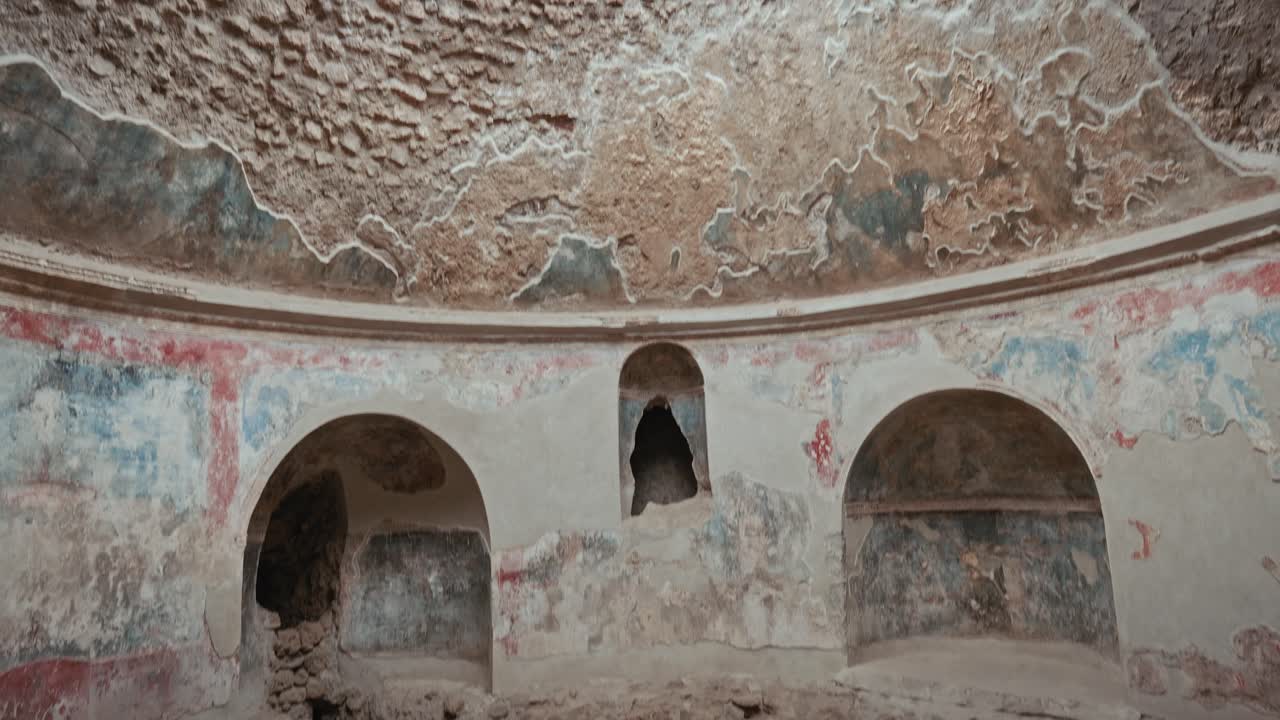 habitación con frescos de los baños de stabian, pompeya, italia