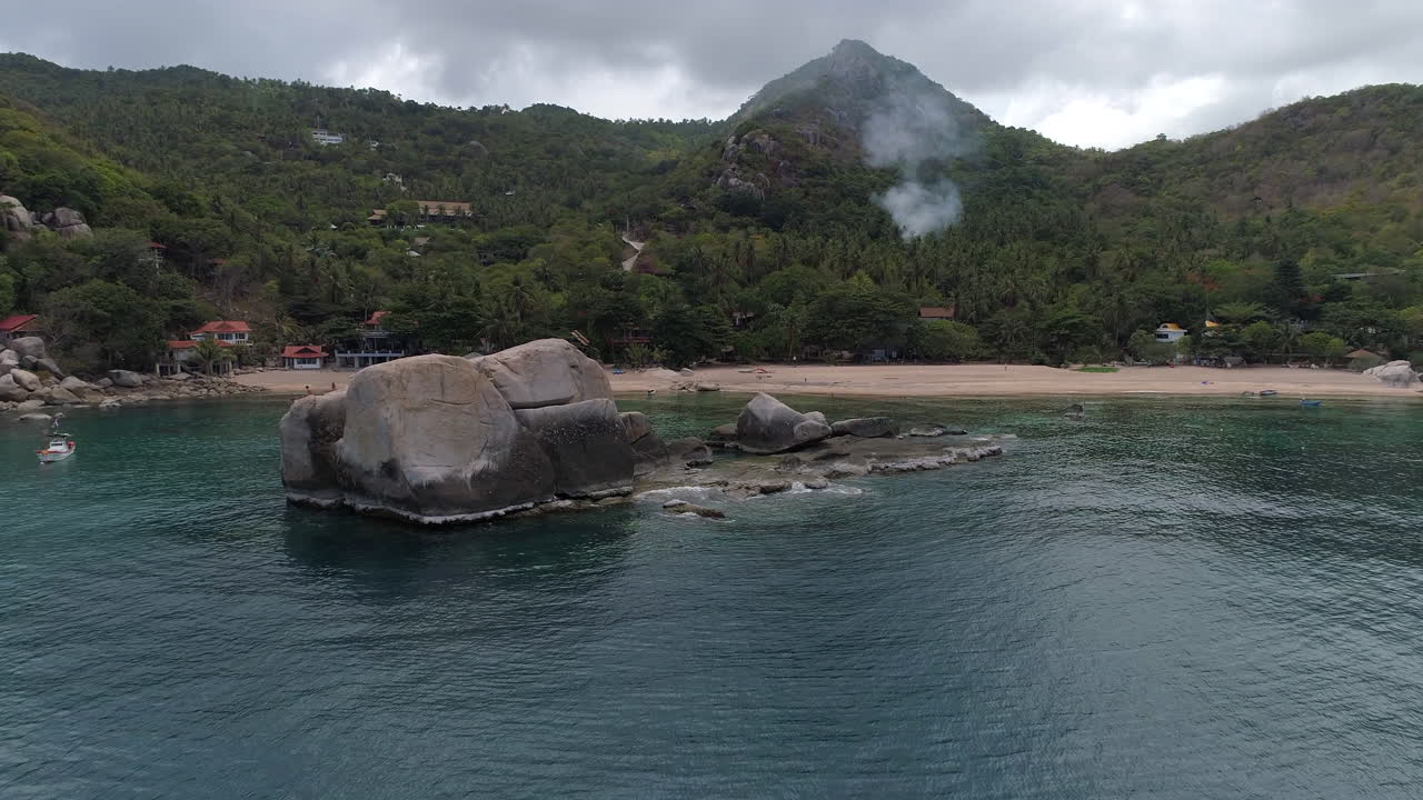 vuelo a la playa sobre la piedra grande