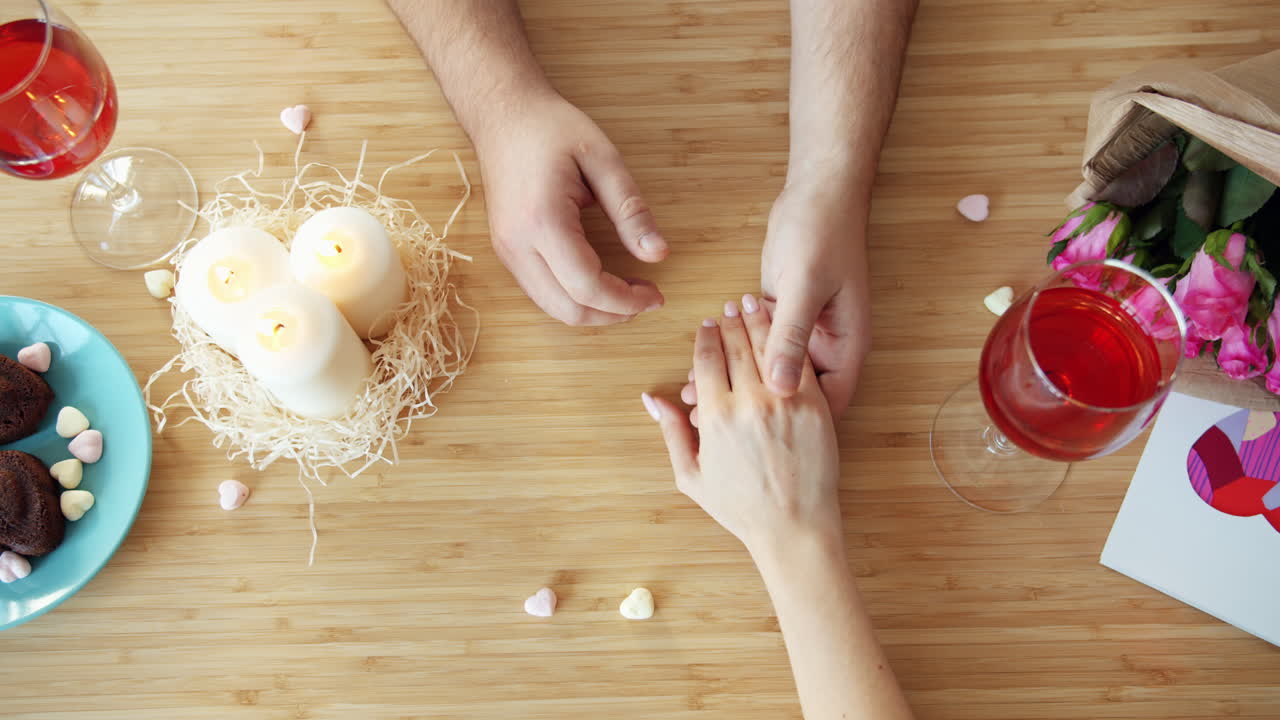 두 낭만적 인 저녁 식사