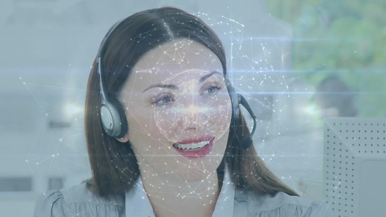 Animação de rede de conexões sobre empresária caucasiana usando headset telefônico