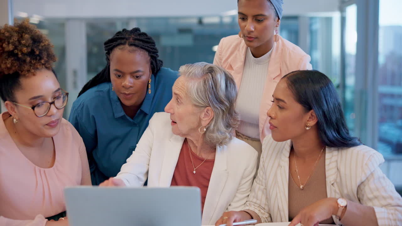 Business people, women and laptop