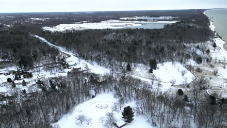 Während-Eines-Januarsturms-Die-Küste-Des-Michigansees-Umdreht