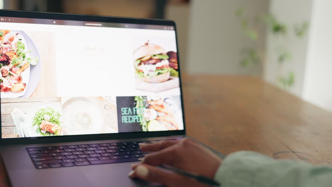 manos, escritura y cuaderno con la mano