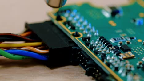 checking the stability of printed circuit boards to static electricity discharges