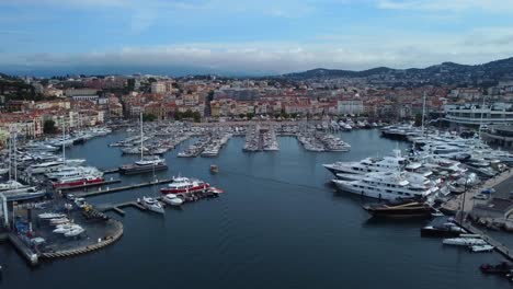 Cannes,-Ciudad,-Y,-Puerto,-En,-Francia