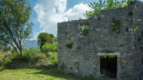 Ruinas-del-antiguo-bar-TL-4K-01