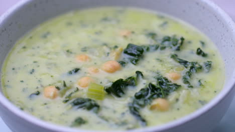 Kichererbsensuppe-Rotierend