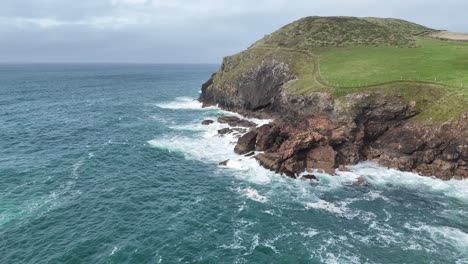 Waves,Slow-Motion,Dramatic,Cornish-Coastal-path-near-Port-Quin